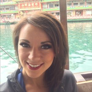 Meet your Posher, Stefanie